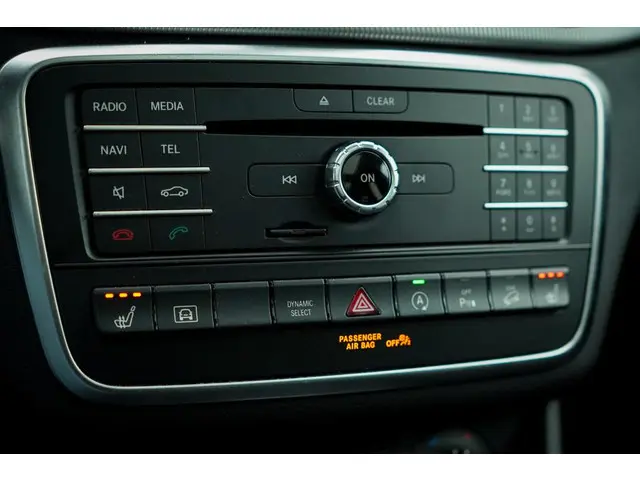 Mercedes-Benz GLA 250 4Matic 2015 Benzine 37