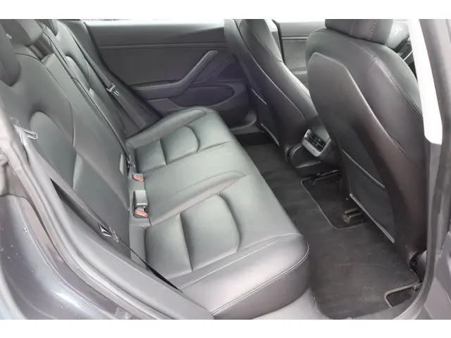 Tesla Model 3 Performance AWD 75 kWh 2019 Elektrisch 15