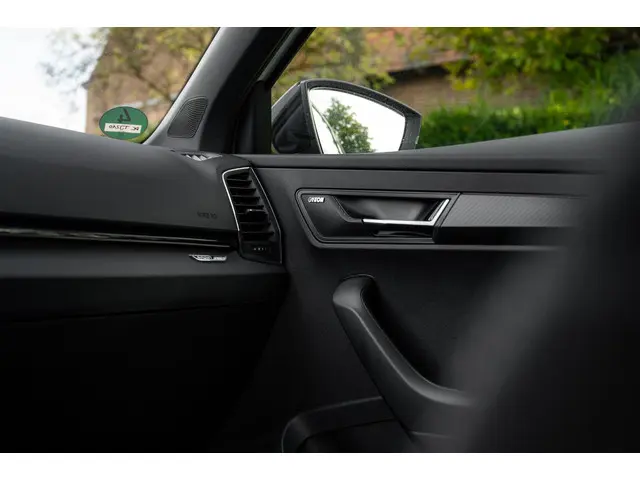 Škoda Karoq 1.5 TSI ACT Sportline 2019 Benzine 25