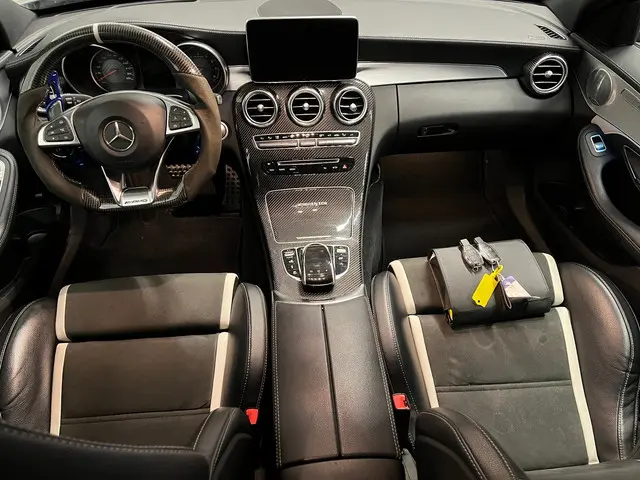 Mercedes-Benz C-Klasse Estate AMG 63 S 2016 Benzine 12