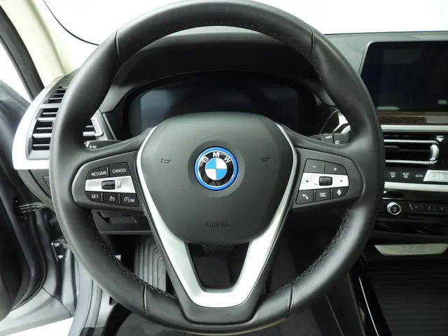 BMW X3 xDrive30e 2024 Hybride Benzine 11