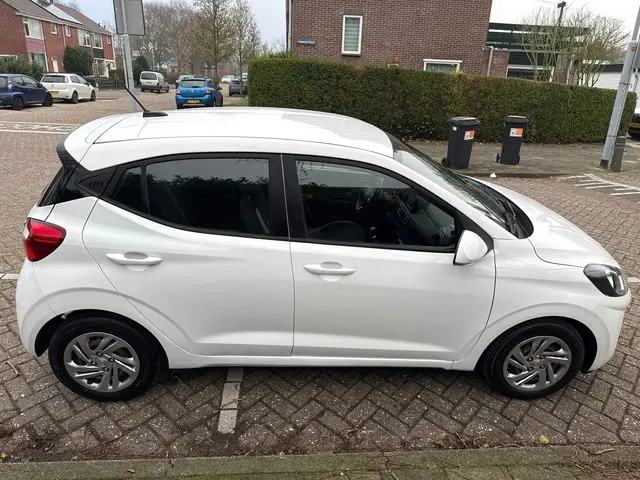 Hyundai i10 1.0 Comfort 5-zits 2022 Benzine 4