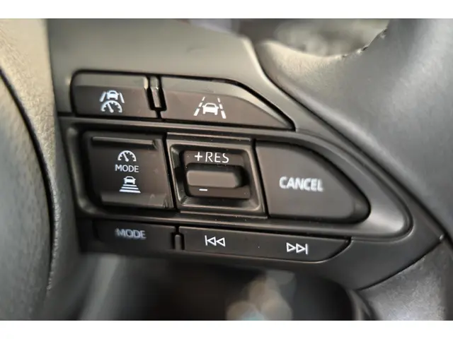 Mazda 2 Hybrid 1.5 Centre-line 2025 Hybride Benzine 18