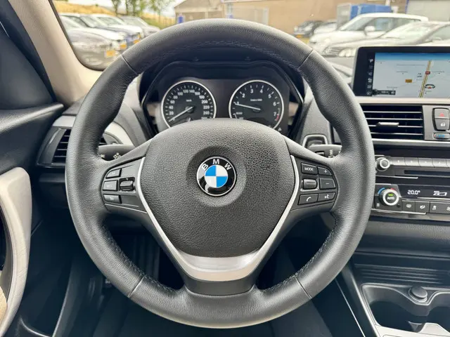BMW 1 Serie 125i High Executive 2017 Benzine 15
