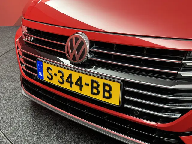 Volkswagen Arteon 2.0 TSI Business R 2018 Benzine 28
