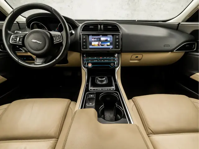 Jaguar XE 2.0 D Portfolio 2016 Diesel 6