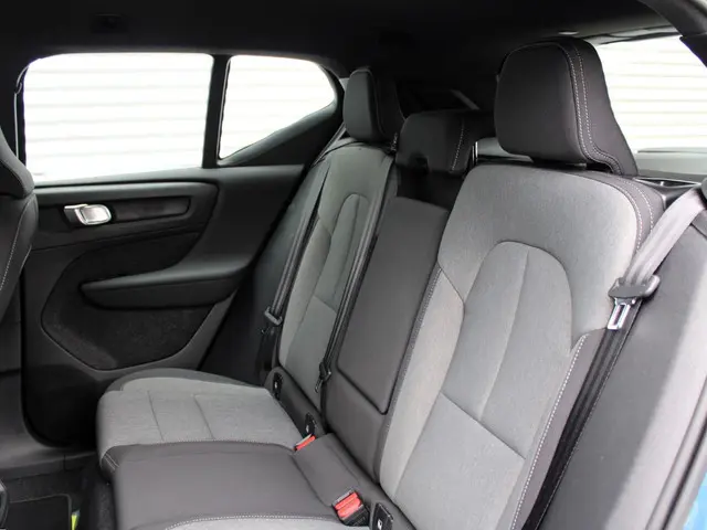 Volvo XC40 2.0 B4 Plus Dark 2025 Benzine 12