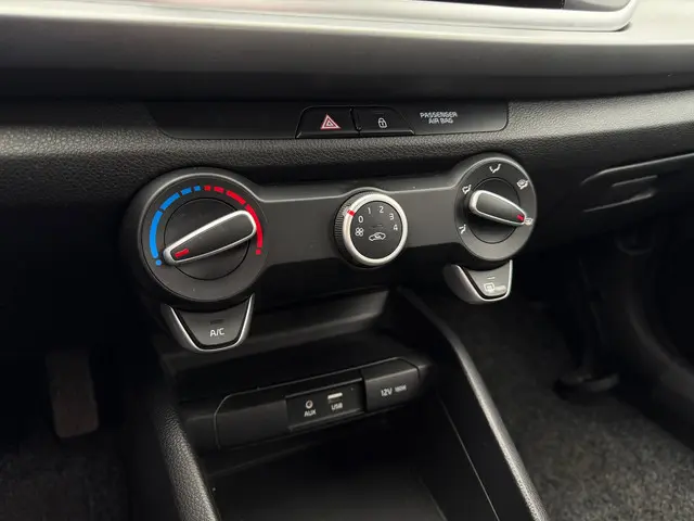 Kia Rio 1.2 CVVT Navigator Camera 2019 Benzine 12