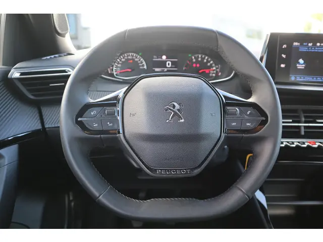 Peugeot 2008 1.2 PT 130 PK VISION-PACK 2023 Benzine 18