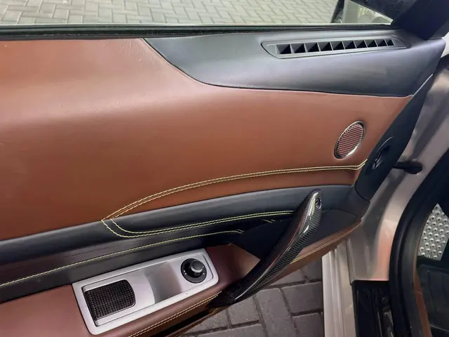 Ferrari FF 6.3 V12 2015 Benzine 14