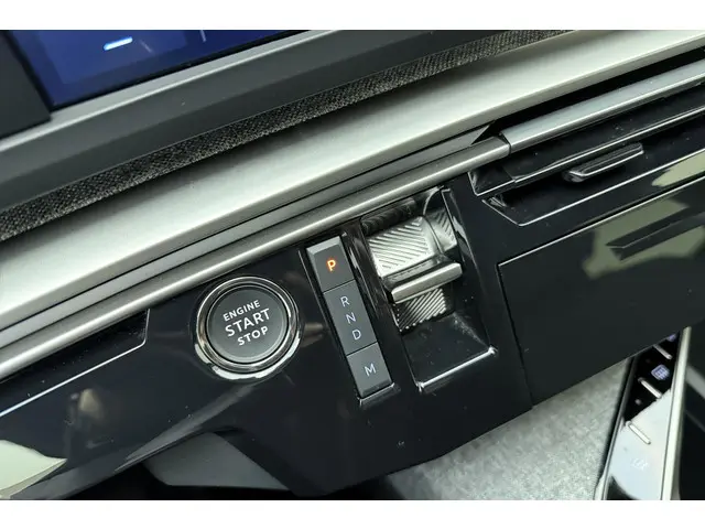 Peugeot 3008 1.2 Hybrid 145 Allure 2025 Hybride Benzine 23