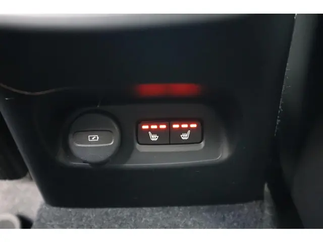 Volvo XC40 2.0 B4 Momentum Business 2022 Benzine 27