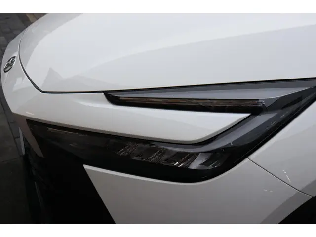 Toyota C-HR 1.8 Hybrid 140 Dynamic 2026 Hybride Benzine 13