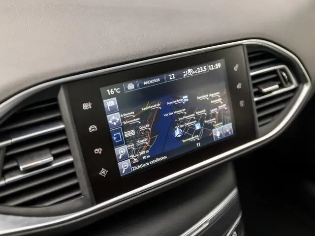 Peugeot 308 SW 1.2 PureTech Premium Sport 2015 Benzine 9