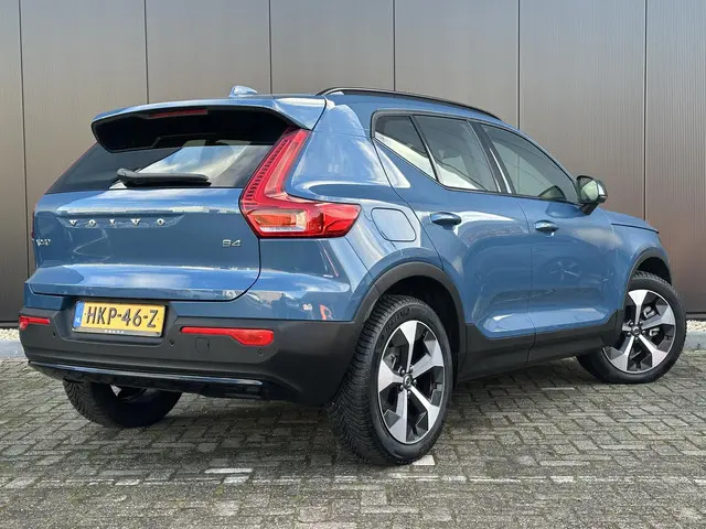 Volvo XC40 2.0 B4 Plus Dark 2025 Benzine 4