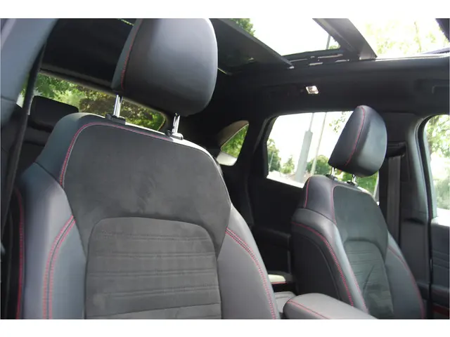 Ford Kuga 2.5 PHEV ST-Line X 225PK 2022 Hybride Benzine 39