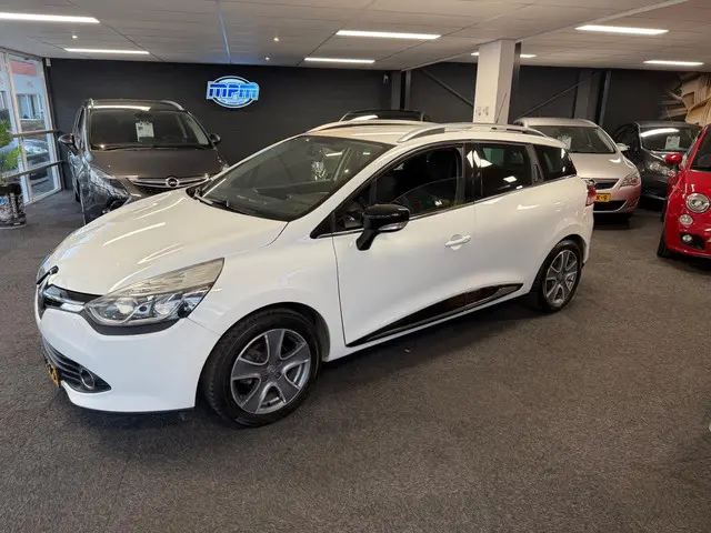 Renault Clio Estate 0.9 TCe Night&Day 2015 Benzine 2