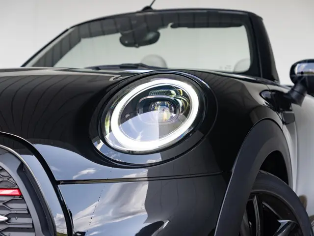 MINI Cooper Cabrio Aut. 2022 Benzine 15