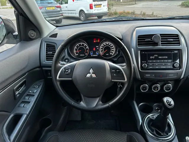 Mitsubishi ASX 1.6 ClearTec Inform 2012 Benzine 13