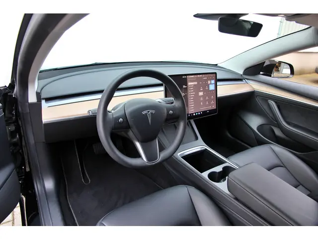 Tesla Model 3 Standard RWD Plus 60 kWh 2022 Elektrisch 13