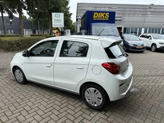 Mitsubishi Space Star 1.0 Cool+ 2018 Benzine 3