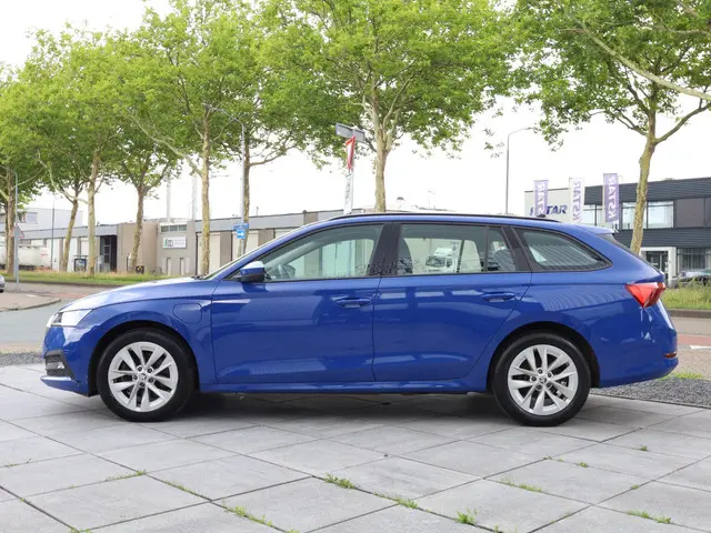Škoda Octavia Combi iV 1.4 TSI PHEV 2022 Hybride Benzine 2
