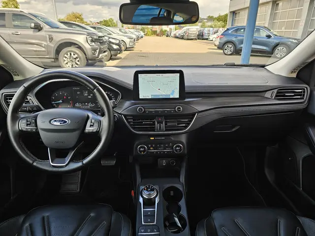Ford Focus Wagon 1.5 EcoBoost Vignale 2018 Benzine 28