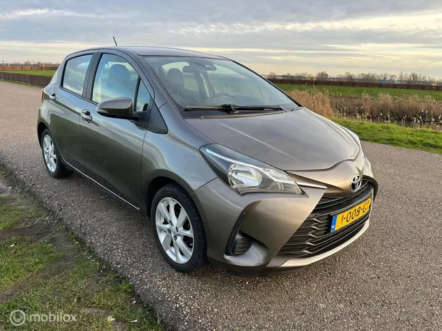Toyota Yaris 1.5 VVT-i Bi-Tone 2017 Benzine 3