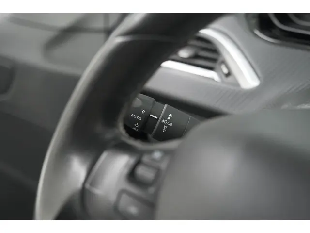 Peugeot 208 PureTech 110 Tech Edition 2018 Benzine 48