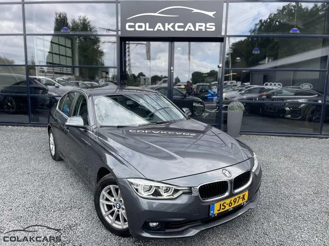 BMW 3 Serie 318i Centennial High Executive 2016 Benzine 26
