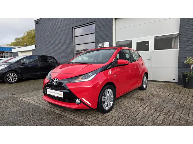 Toyota Aygo 1.0 VVT-i x-wave 2015 Benzine 10