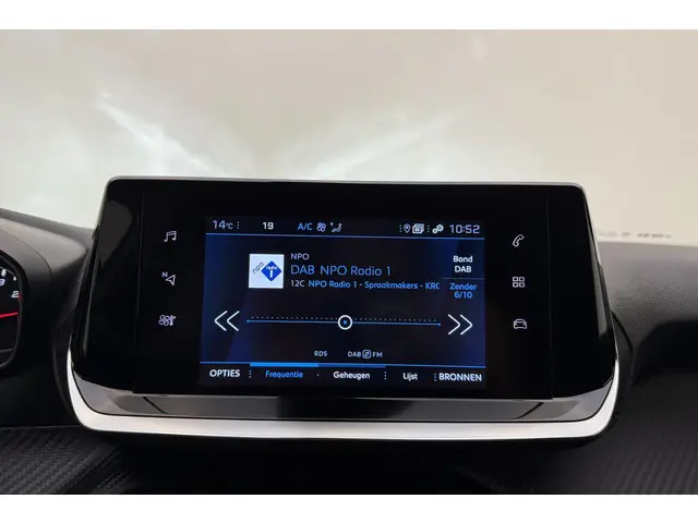 Peugeot 2008 1.2T Style 2023 Benzine 20