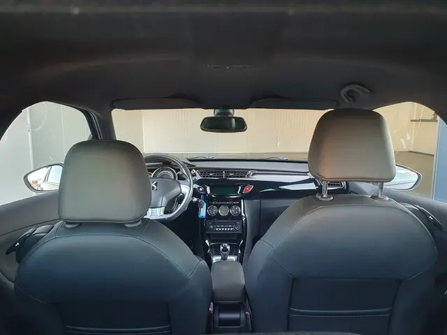 Citroën DS3 1.2 VTi So Chic 2014 Benzine 42