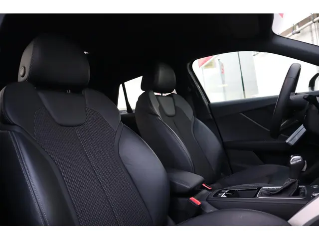 Audi Q2 35 TFSI S EDITION 2024 Benzine 8