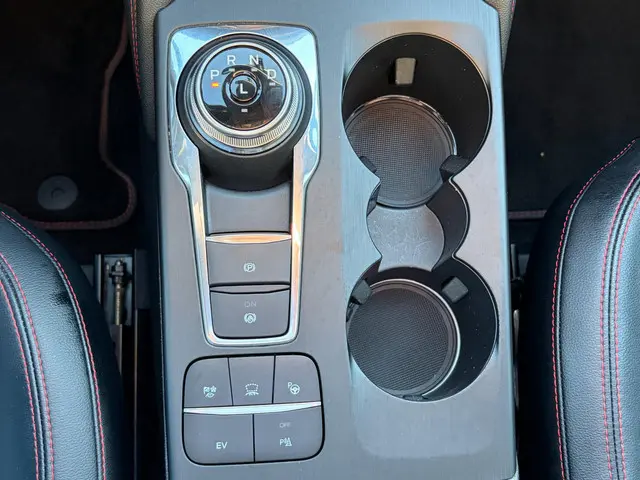 Ford Kuga 2.5 PHEV ST-Line X 2022 Hybride Benzine 20