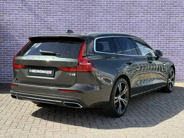 Volvo V60 2.0 T5 Inscription 2019 Benzine 3