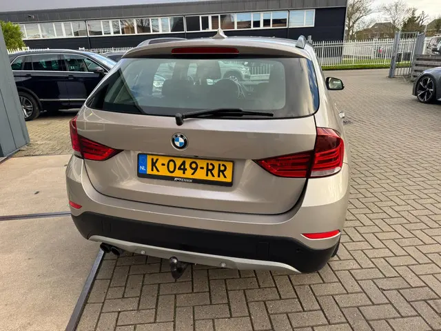 BMW X1 SDrive20i Business+/ Camera / Trekhaak . 2013 Benzine 7