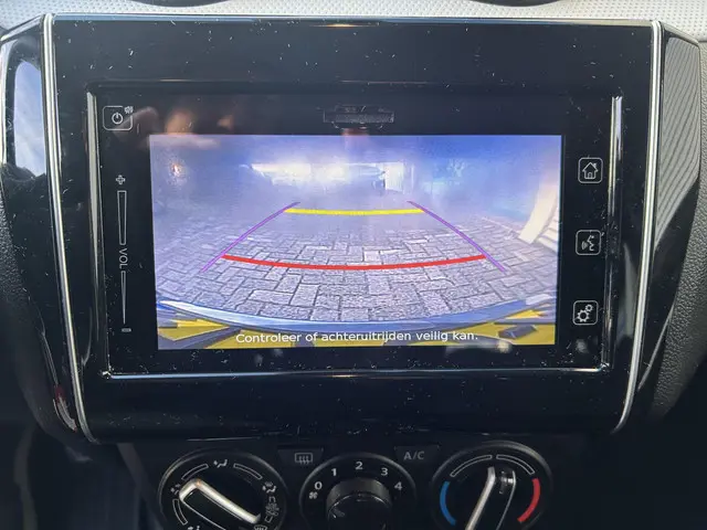 Suzuki Swift 1.2 Select Smart Hybrid 2024 Benzine 15