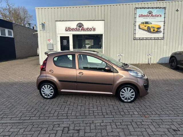 Peugeot 107 GERSEVEERD 2013 Benzine