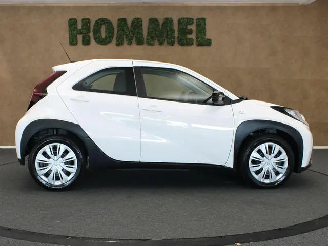 Toyota Aygo X 1.0 VVT-i MT Play 2023 Benzine 9