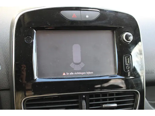 Renault Clio Estate 0.9 TCe Limited 2018 Benzine 13