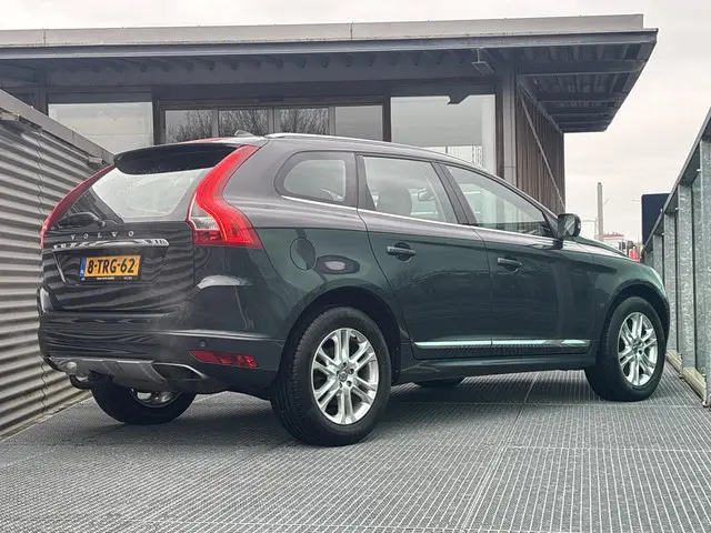 Volvo XC60 2.0 T5 FWD Summum 2014 Benzine 7