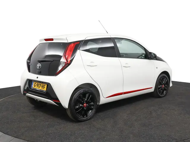 Toyota Aygo 1.0 VVT-i x-cite 2019 Benzine 2