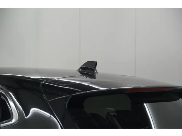 Renault Clio TCe 130 EDC Initiale Paris 2020 Benzine 25