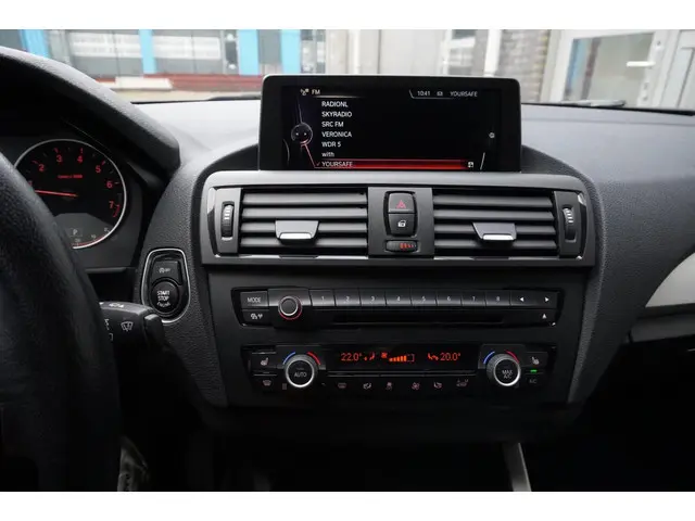 BMW 1 Serie 116i High Executive 2013 Benzine 19