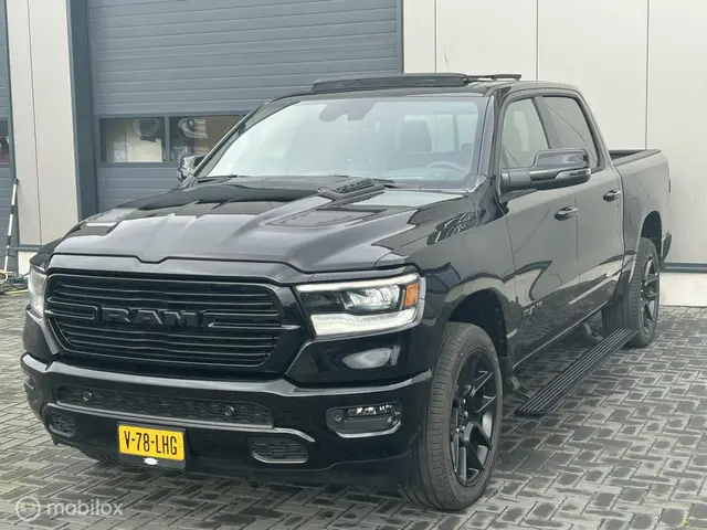 Dodge Ram 1500 4X4 5.7 V8 4x4 Crew Cab Sport 2024 LPG/Gas 4