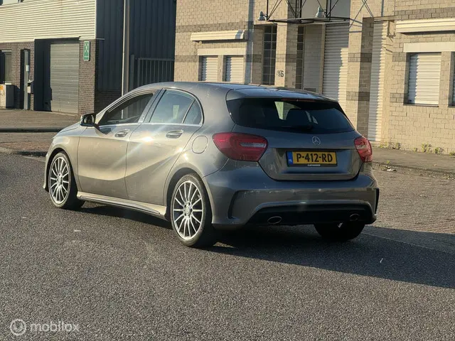 Mercedes-Benz A-Klasse 180 Benzine Automaat 2013 Benzine 4