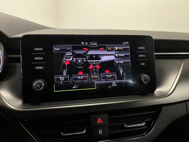 Škoda Kamiq 1.5 TSI ACT Monte Carlo Sport 2023 Benzine 15