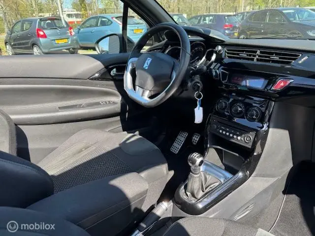 Citroën DS3 Cabrio 1.2 VTi Cabrio So Chic 2013 Benzine 5
