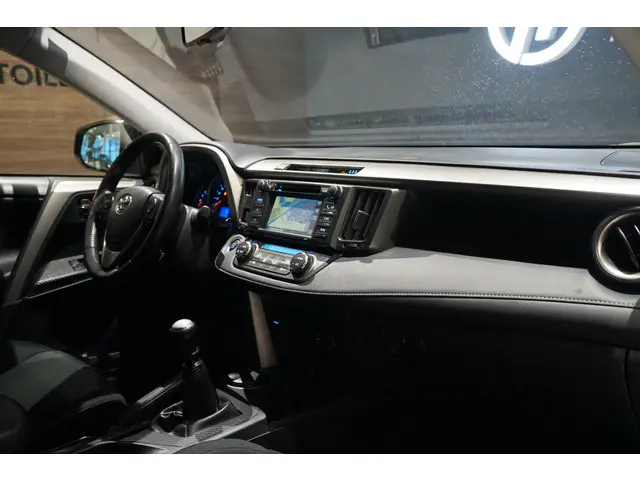 Toyota RAV4 2.2D Style 4WD 2015 Diesel 7
